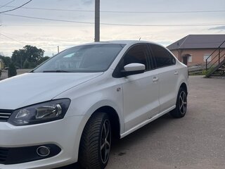 2013 Volkswagen Polo V, белый, 610000 рублей, вид 2