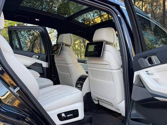 2022 BMW X7 40d I (G07), синий, 7800000 рублей - вид 19