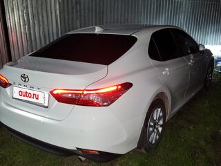 2021 Toyota Camry VIII (XV70) Рестайлинг, белый, 3250000 рублей, вид 5