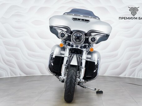2014 Harley-Davidson CVO Street Glide, серебристый, 1599000 рублей, вид 4