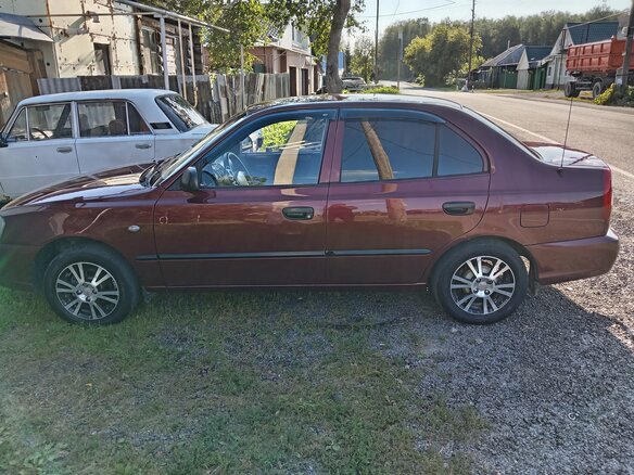 2008 Hyundai Accent ТагАЗ II, пурпурный, 380000 рублей - вид 3