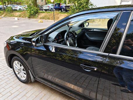 2020 Volkswagen Polo VI, чёрный, 1470000 рублей, вид 3