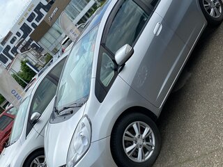 2011 Honda Jazz II Рестайлинг, серебристый, 940000 рублей, вид 2