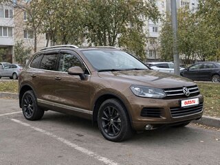 2011 Volkswagen Touareg II, коричневый, 1400000 рублей, вид 1