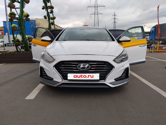 2018 Hyundai Sonata VII (LF) Рестайлинг, белый, 900000 рублей
