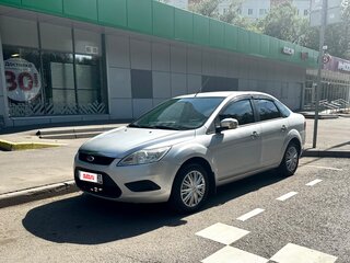 2011 Ford Focus II Рестайлинг, серебристый, 590000 рублей, вид 1
