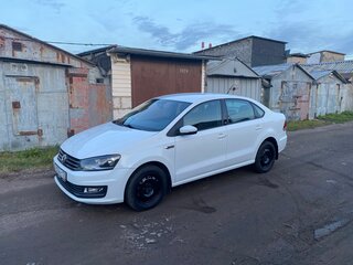 2016 Volkswagen Polo V Рестайлинг, белый, 745000 рублей, вид 1