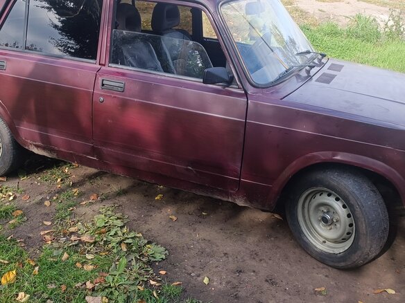 2006 Lada (ВАЗ) 2107, пурпурный, 90000 рублей