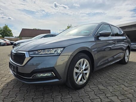 2023 Skoda Octavia IV (A8), серый, 2410000 рублей, вид 1