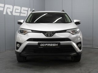 2017 Toyota RAV4 IV (XA40) Рестайлинг, серебристый, 2440000 рублей, вид 3
