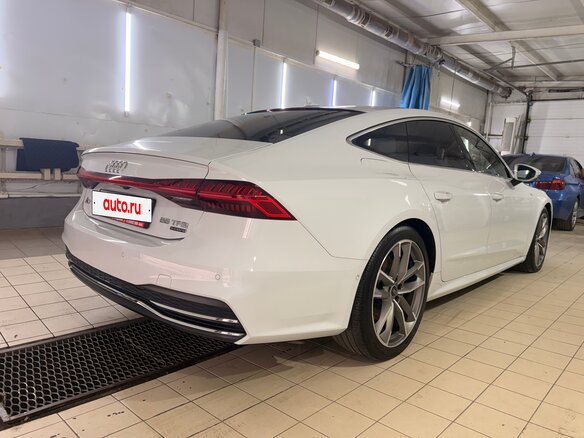 2021 Audi A7 55 TFSI II (4K), белый, 5149000 рублей - вид 4