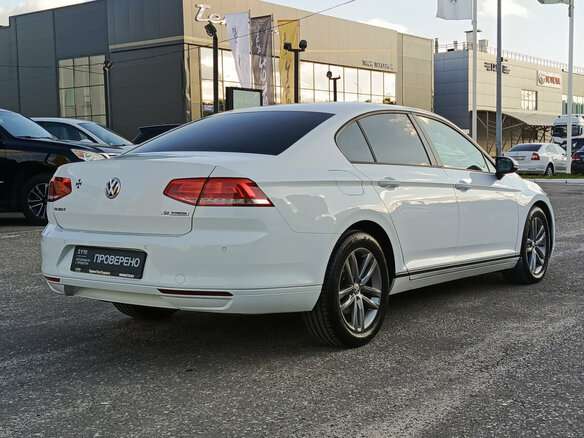 2016 Volkswagen Passat B8, белый, 1335000 рублей - вид 4