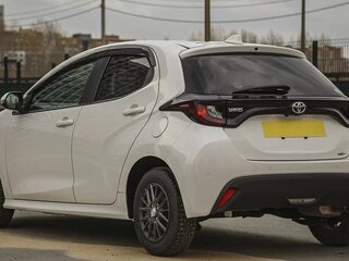 2023 Toyota Yaris IV, белый, 950000 рублей, вид 5