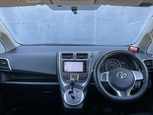 2016 Toyota Ractis II, белый, 770000 рублей - вид 10