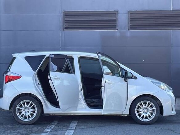 2016 Toyota Ractis II, белый, 770000 рублей - вид 8