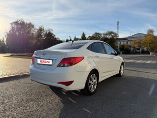 2016 Hyundai Solaris I Рестайлинг, белый, 1255555 рублей, вид 4