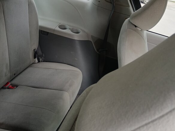 2010 Toyota Sienna III, белый, 1800000 рублей - вид 13