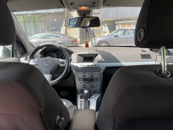 2013 Opel Astra H Рестайлинг, серебристый, 799000 рублей - вид 5