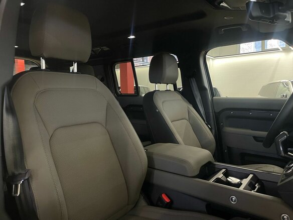 2026 Land Rover Defender 110 II, чёрный, 11350000 рублей - вид 31