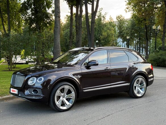 2016 Bentley Bentayga I, коричневый, 8700000 рублей - вид 4