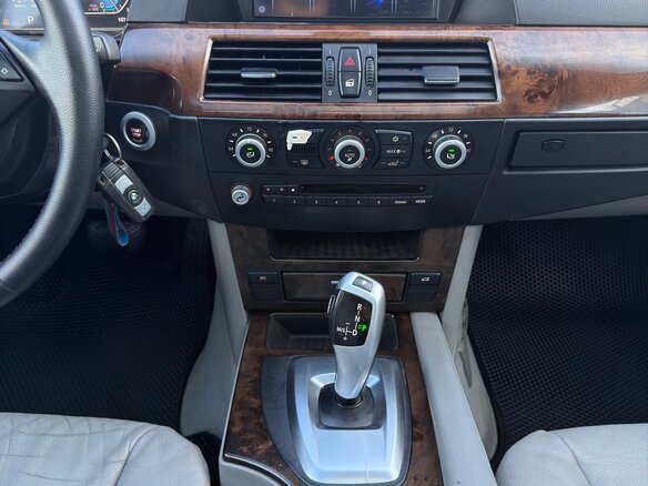 2008 BMW 5 серии 528i V (E60/E61) Рестайлинг, серый - вид 34