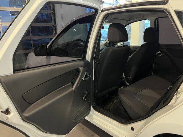 2023 Lada (ВАЗ) Granta I Рестайлинг, белый, 827000 рублей - вид 23