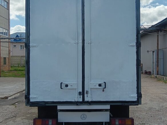 2014 Mercedes-Benz Sprinter, белый, 2400000 рублей - вид 2