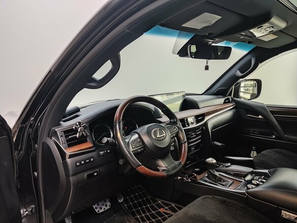 2017 Lexus LX 570 III Рестайлинг 2, чёрный, 8300000 рублей - вид 14