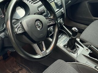 2015 Skoda Octavia III (A7), белый, 650000 рублей, вид 3