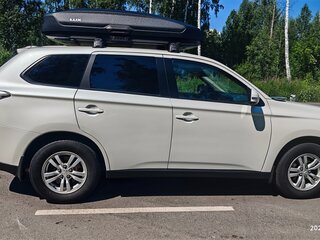2013 Mitsubishi Outlander III, белый, 1048000 рублей, вид 3