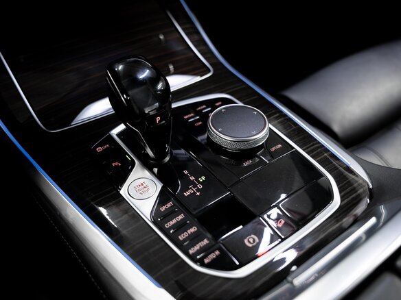 2021 BMW X5 40i IV (G05/G18), серый, 6800000 рублей - вид 8