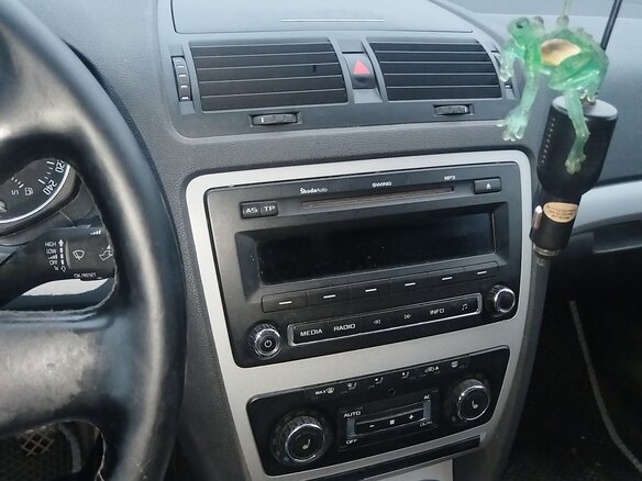 2012 Skoda Octavia II (A5) Рестайлинг, серебристый, 500000 рублей - вид 10