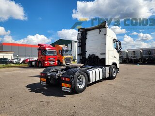 2017 Volvo FH, белый, 6250000 рублей, вид 5