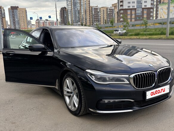 2017 BMW 7 серии Long 750Li xDrive VI (G11/G12), чёрный, 3800000 рублей - вид 2