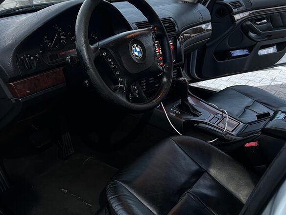 2002 BMW 5 серии 530d IV (E39) Рестайлинг, серебристый, 890000 рублей - вид 4