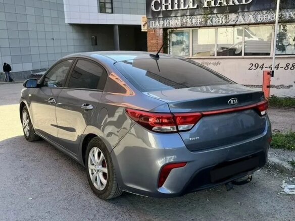 2018 Kia Rio IV, серый, 800000 рублей - вид 6