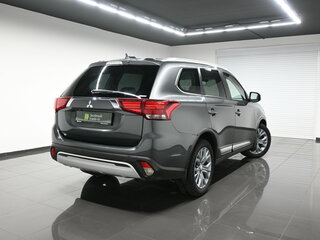 2020 Mitsubishi Outlander III Рестайлинг 3, серый, 1990000 рублей, вид 2