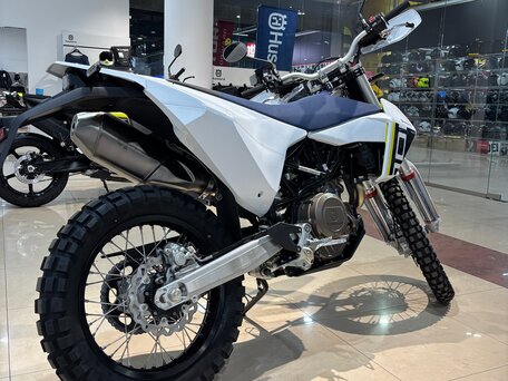 2026 Husqvarna 701 Enduro, синий, 1550000 рублей, вид 4