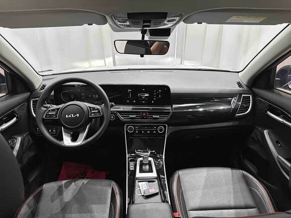2023 Kia KX3, белый, 2070000 рублей - вид 13