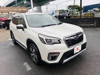 2018 Subaru Forester MHEV V, белый, 2100004 рублей, вид 2