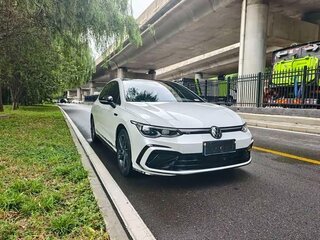 2021 Volkswagen Golf VIII, белый, 1519777 рублей, вид 3