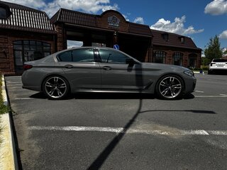 2021 BMW 5 серии Long 525Li VII (G30/G31/G38) Рестайлинг, серый, 5250000 рублей, вид 4