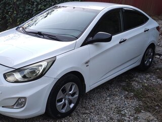 2014 Hyundai Solaris I, белый, 750000 рублей, вид 5