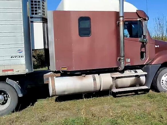 2004 Freightliner Columbia, коричневый, 3500000 рублей - вид 6