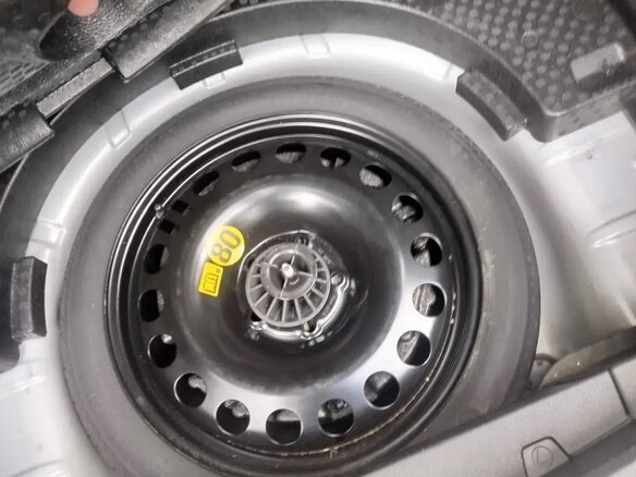 2013 Opel Astra GTC J Рестайлинг, белый, 800000 рублей - вид 12