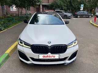 2020 BMW 5 серии 530d xDrive VII (G30/G31/G38) Рестайлинг, белый, 5900000 рублей, вид 3
