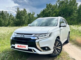 2022 Mitsubishi Outlander III Рестайлинг 3, белый, 3100000 рублей, вид 1
