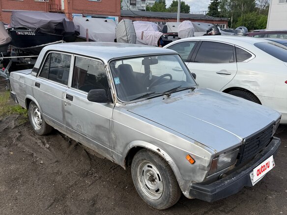 2010 Lada (ВАЗ) 2107, серебристый