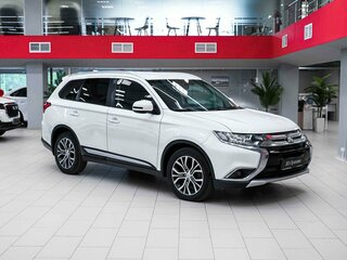 2017 Mitsubishi Outlander III Рестайлинг 2, белый, 1550000 рублей, вид 3