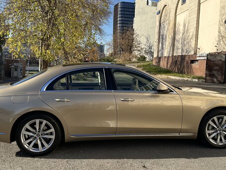 2023 Mercedes-Benz S-Класс 450 4MATIC VII (W223), золотистый, 15000000 рублей, вид 3